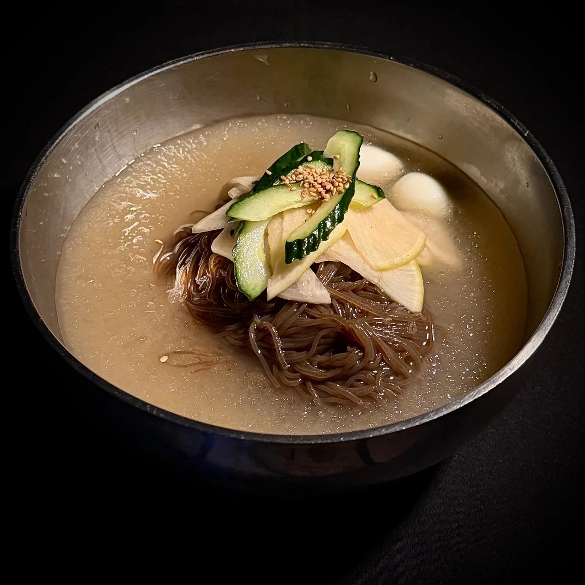물냉면
